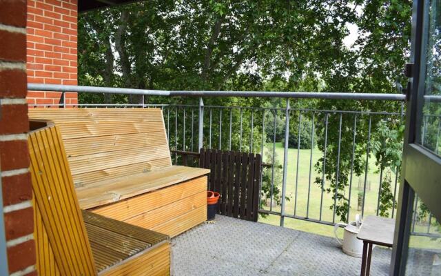 1 Bedroom Clapton Flat With Balcony