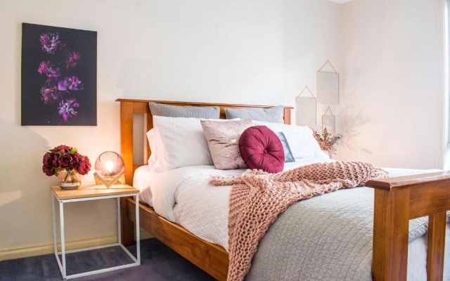 Birdie – Guest Rooms – Daylesford