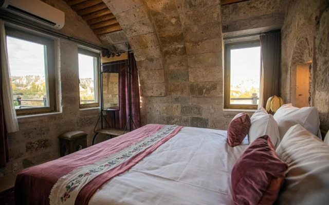 Sah Saray Cave Suites Halal Hotel