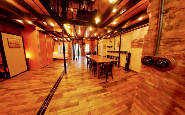 Old Fisherman's House in Malvarrosa Beach