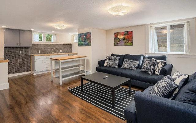 Seattle Vacation Home: Montlake 7 Bedroom