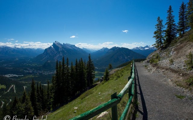 Banff Y Mountain Lodge