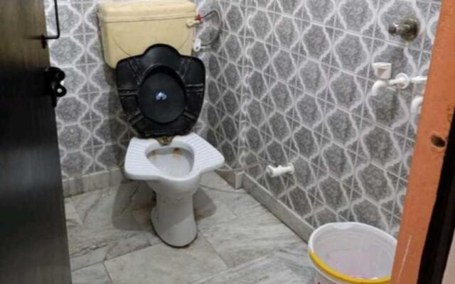 OYO 70049 Hotel Pearl Inn