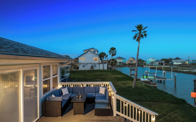 Hideaway at Redhead Road