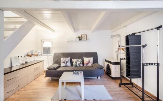 BpR Vinyl Style Studio Home with A/C