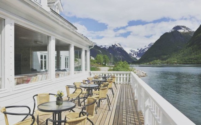 Fjærland Fjordstue Hotel