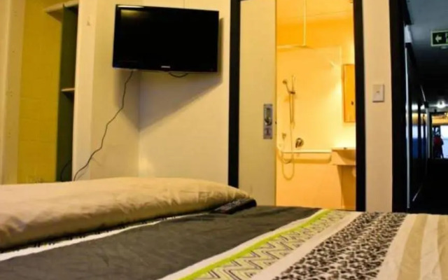 Eagles Nest Backpackers