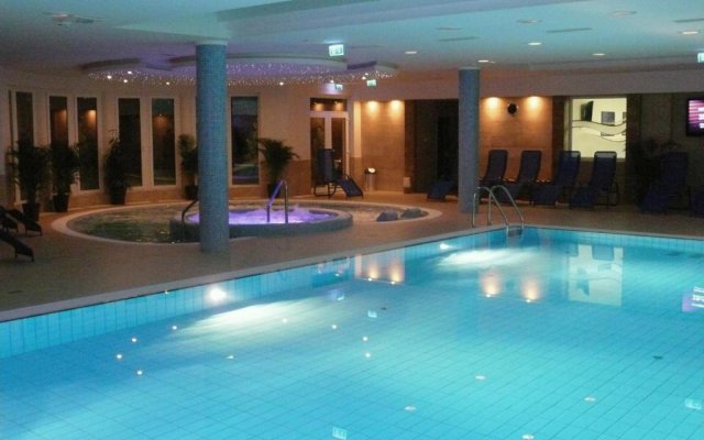 Garden Hotel Wellness Es Konferencia