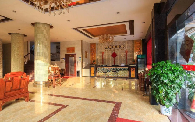 Tyrone Le Grand Large Hotel