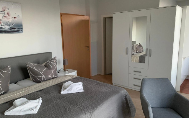 Einraumapartment mit Seeblickbalkon