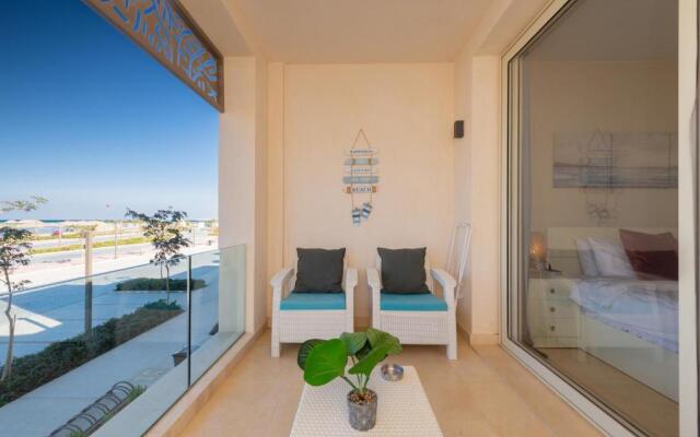 Bright & Breezy 1 BR Mangroovy w Pool & Beach Access