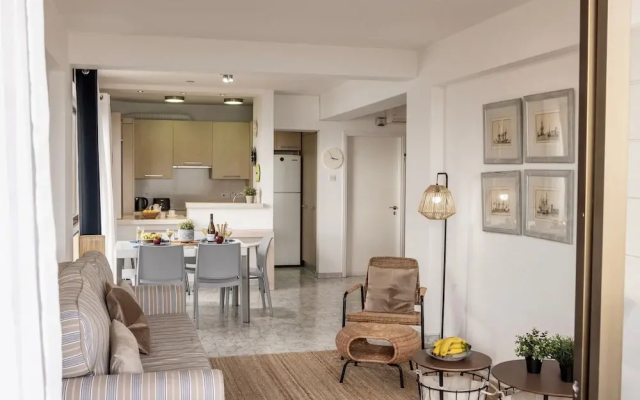 Mackenzie Seafront Suite
