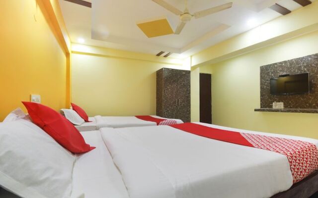 OYO 47565 Hotel Cm Residency