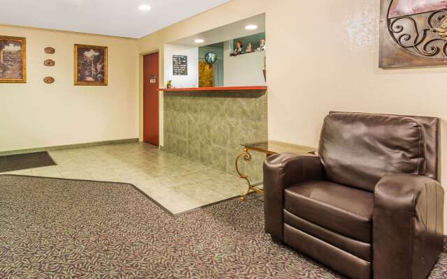 Super 8 by Wyndham Greeley