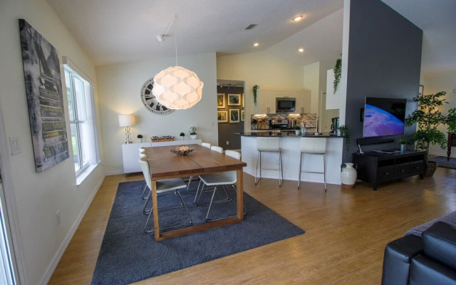 Three Bedroom Golf & Family poolhome 1571 home