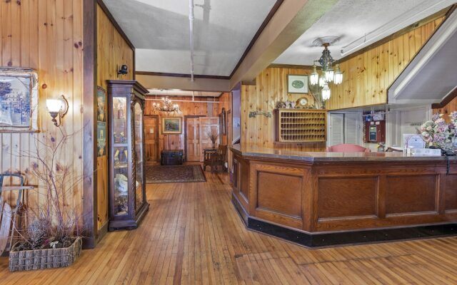 The Pines Inn Lake Placid