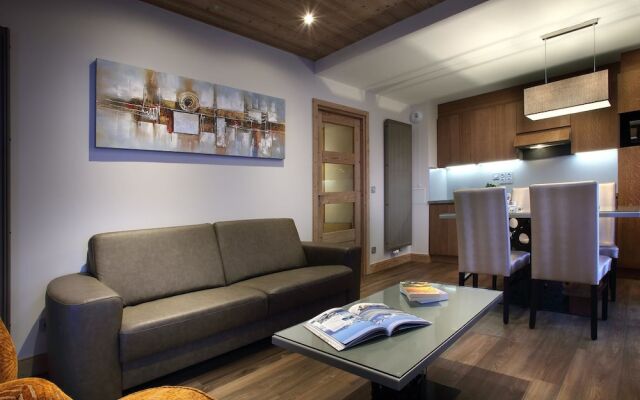 Luxury Apartment With a Balcony in the Lively Arc 2000