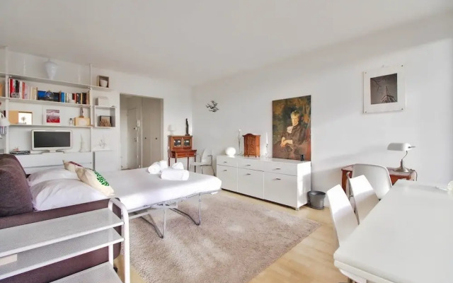 Nice 2 rooms with Patio - Effeil Tower close by