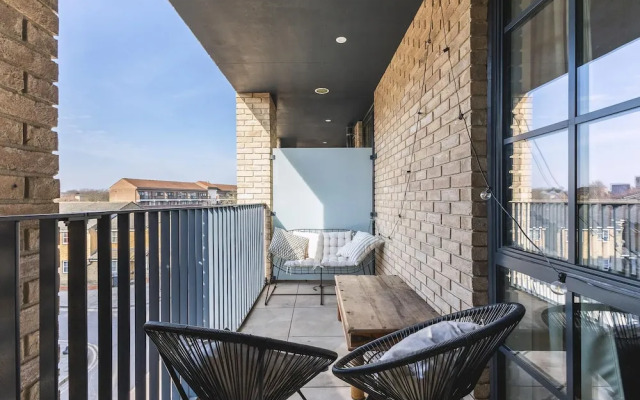 Stylish Hackney Wick Apartment With Terrace