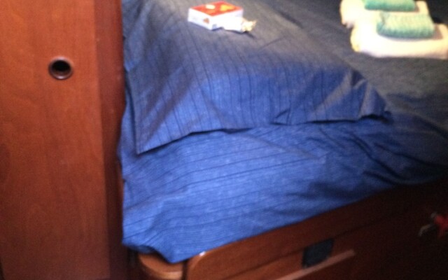 Nuit sur un voilier au Bono