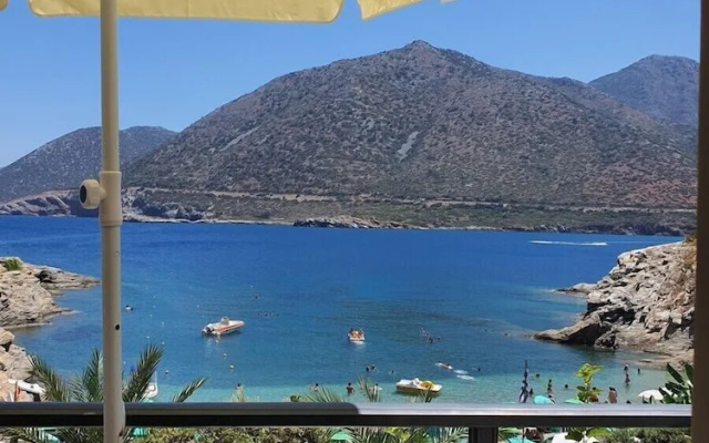 Evita Studios & Apartments