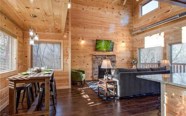 Splash of Moonshine - Two Bedroom Cabin