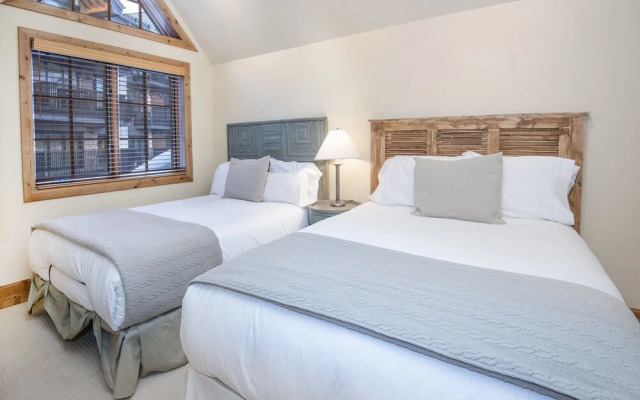 Vail Mountain View #402 4 Bedroom Condo