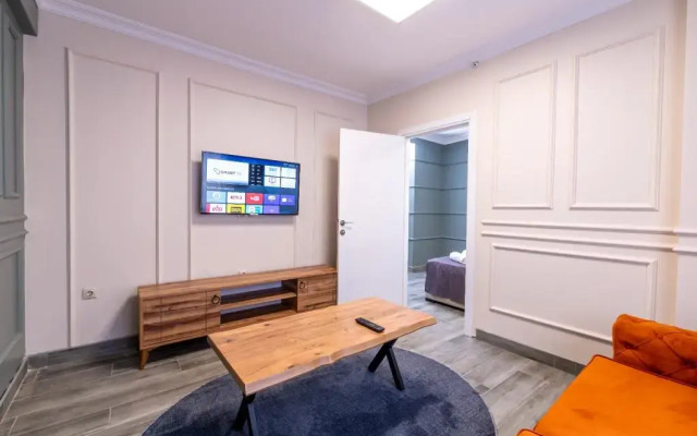 Royal Luxury Suites Hotel