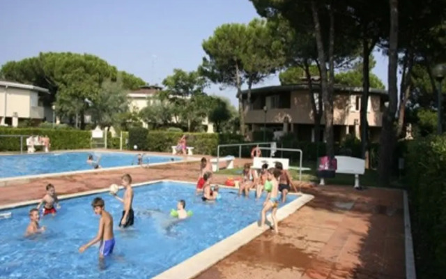 Cozy Stay With Shared Pool