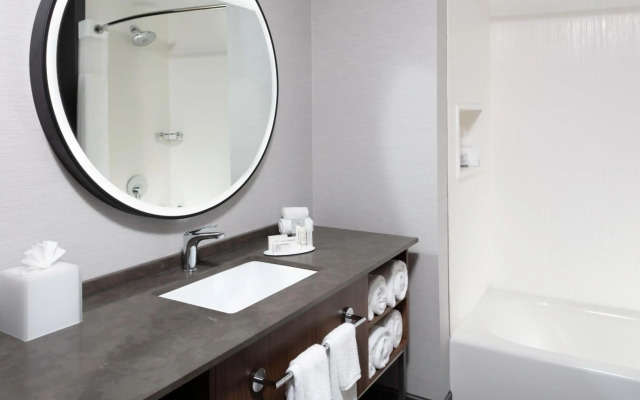 Courtyard by Marriott Memphis East/Galleria