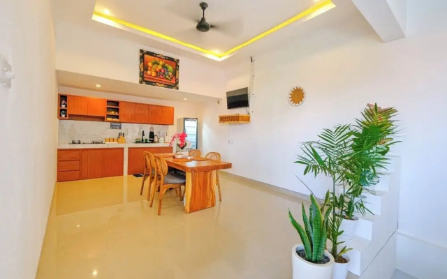 Crystal Flow Guest House & Apartment Canggu