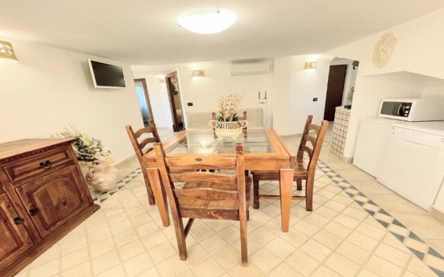 Lake View Luxury Villa and Pool