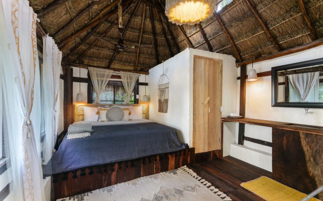 Villa Santuario Lake Front Oasis