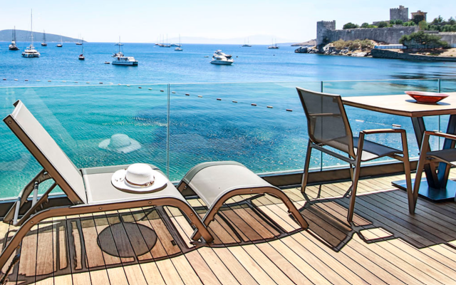 Surfer Caravan Gastro Pub and Suites
