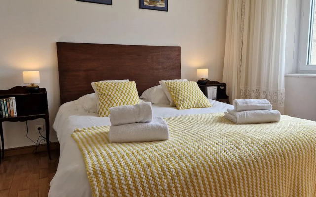 Beautiful Family Holiday Home in Diben, Plougasnou