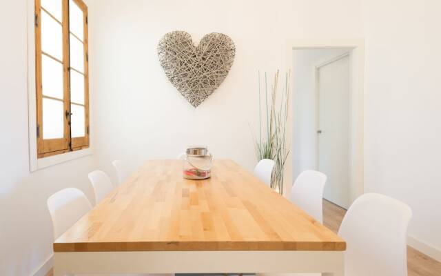 Ahro Suites Plaza de Arriola 1