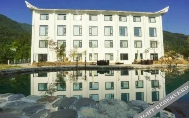 Shennongjia Xiangxiyuan Hotel