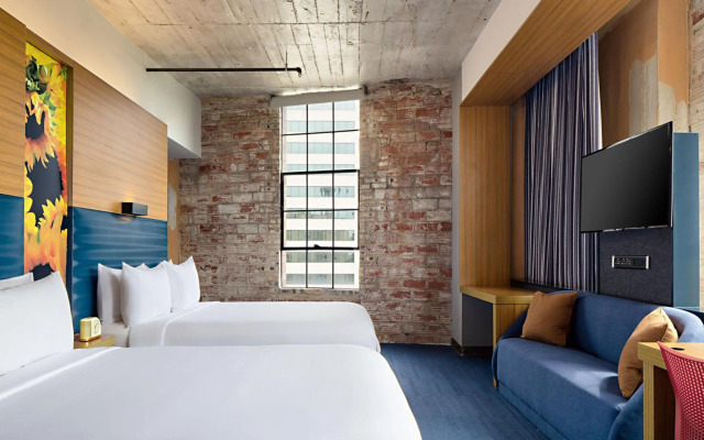 Aloft Dallas Downtown