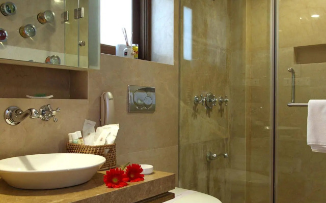 Le Sutra Hotel