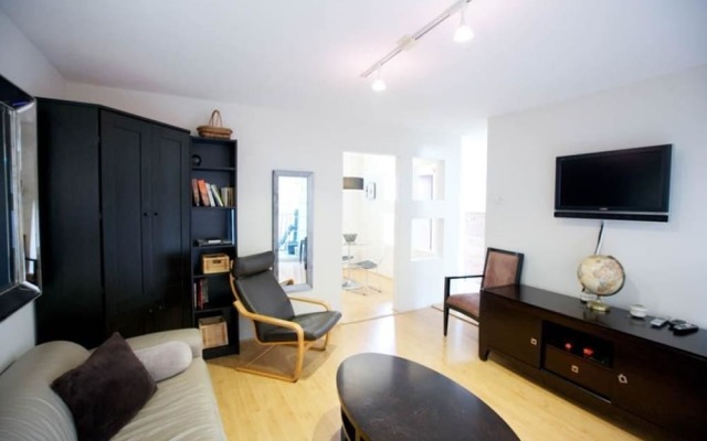 Castro Central Apartment