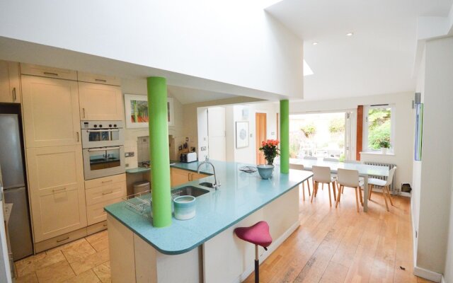 Stunning Victorian Home With Private Garden