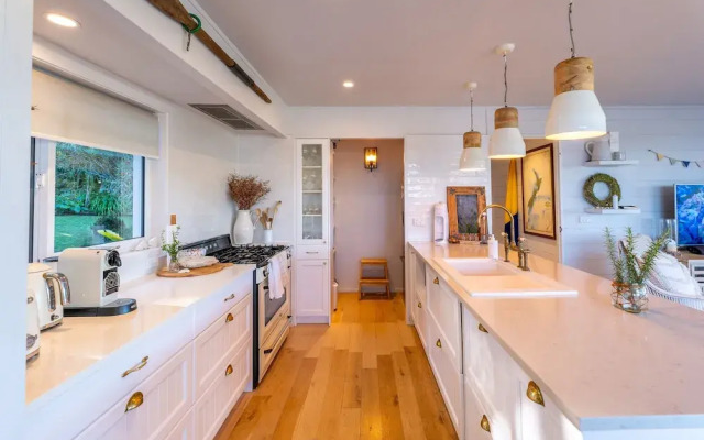 Oriwa Villa Oneroa near Mudbrick