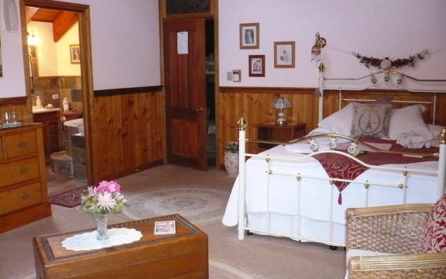 Sandiacre House B & B – Guest Rooms – Tamborine Mountain