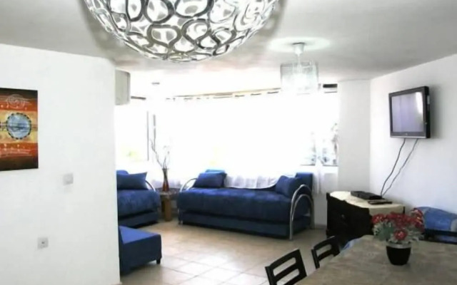 Avi's Suites - 44 Hativat Hanegev