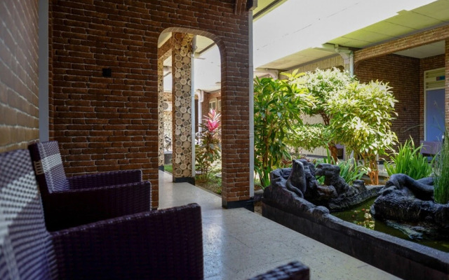 RedDoorz near Stasiun Kebumen