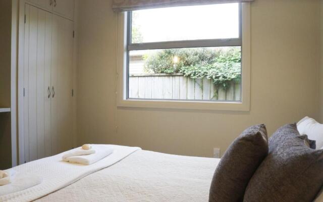 Relax On Richmond - Modern Large Beach House