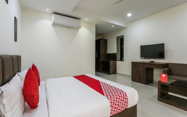 OYO 15088 Amrit Greens Hotel & Banquets