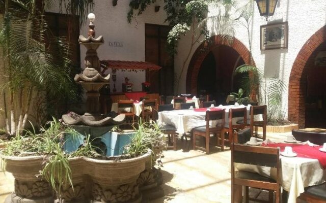 Hotel Villa Real Plaza