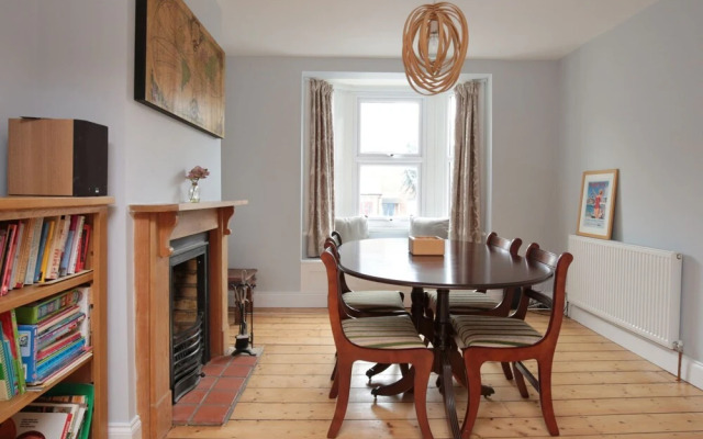 Stunning Central Oxford 3BR Home Inc. Parking