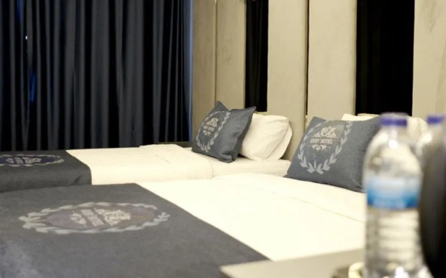 Bç Ruby Hotel
